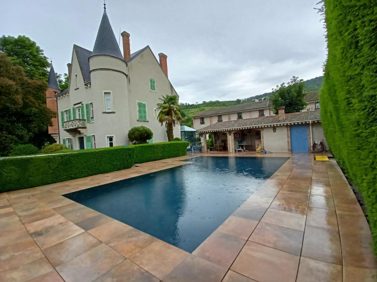 Au Fond De La Cour Bed & Breakfast Veyre-Monton Exterior photo